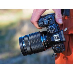 Olympus M.Zuiko Digital ED 40-150mm F4.0 PRO incl. Lens hood & Wrapping cloth — Buy in Cyprus with Fast Delivery