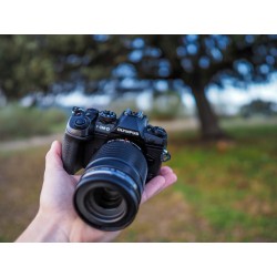 Olympus M.Zuiko Digital ED 40-150mm F4.0 PRO incl. Lens hood & Wrapping cloth — Buy in Cyprus with Fast Delivery