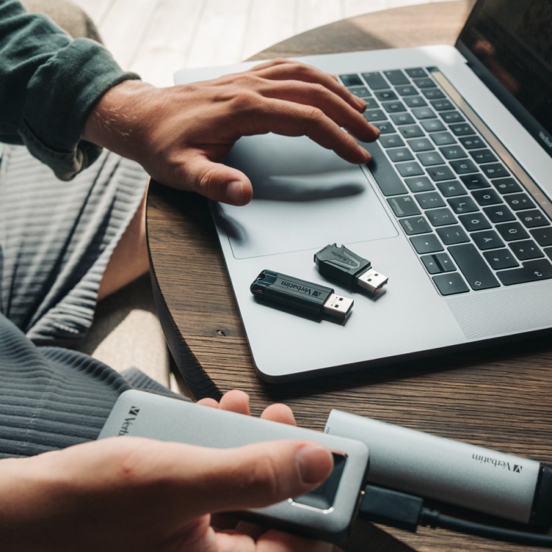 Verbatim USB Drive - 3.2 Pinstripe 64GB Black — Buy in Cyprus with Fast Delivery