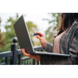 Verbatim USB Drive - 3.2 Pinstripe 128GB Black — Buy in Cyprus with Fast Delivery