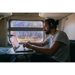 Yealink Headset - BH72 - Wireless Bluetooth NC with Retractable Mic, BT Dongle & Charging Stand Dual Teams Black