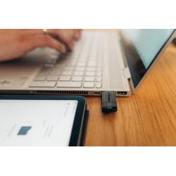 Verbatim USB Drive - Pinstripe - USB 2.0 - 16GB - Black — Buy in Cyprus with Fast Delivery