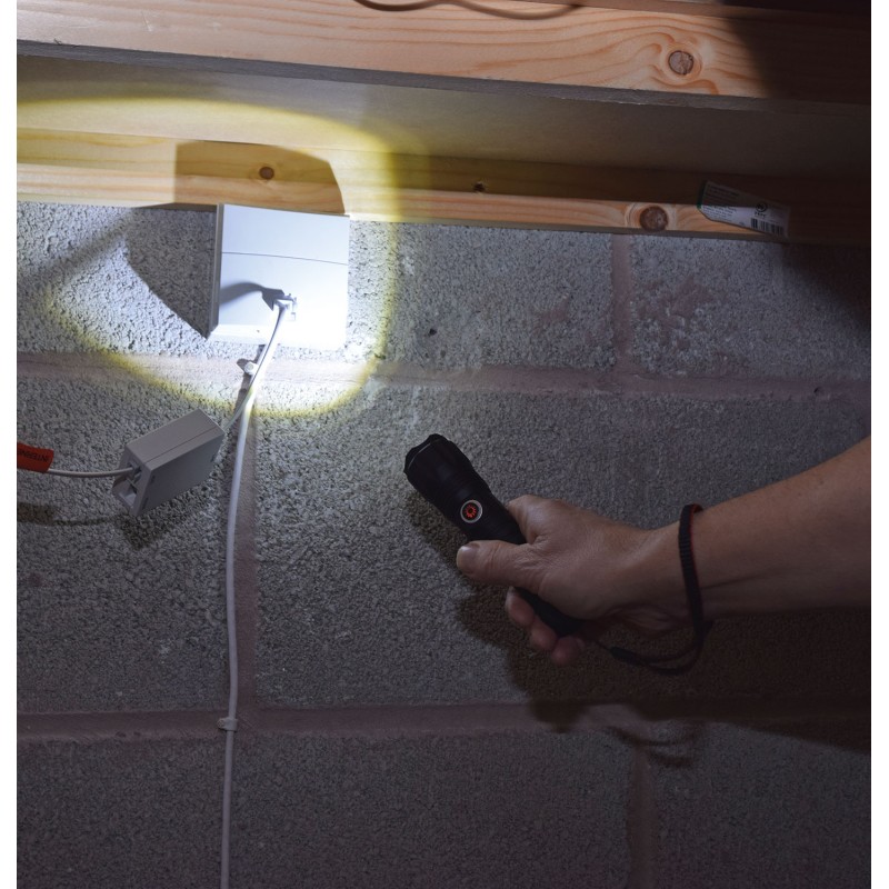 Mercury Rechargeable LED Torch with Window Breaker & SOS Function - 410.307UK - Window Breaker & SOS Function