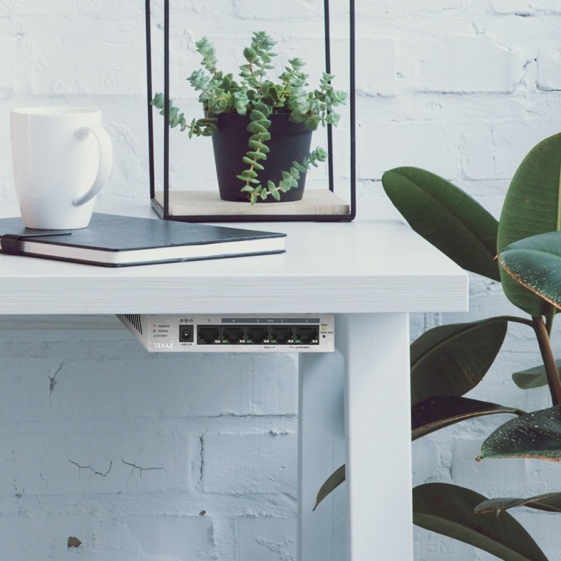 Zyxel PoE Switch - GS-1005HP - 5-Port Gigabit Unmanaged Desktop — Buy in Cyprus with Fast Delivery